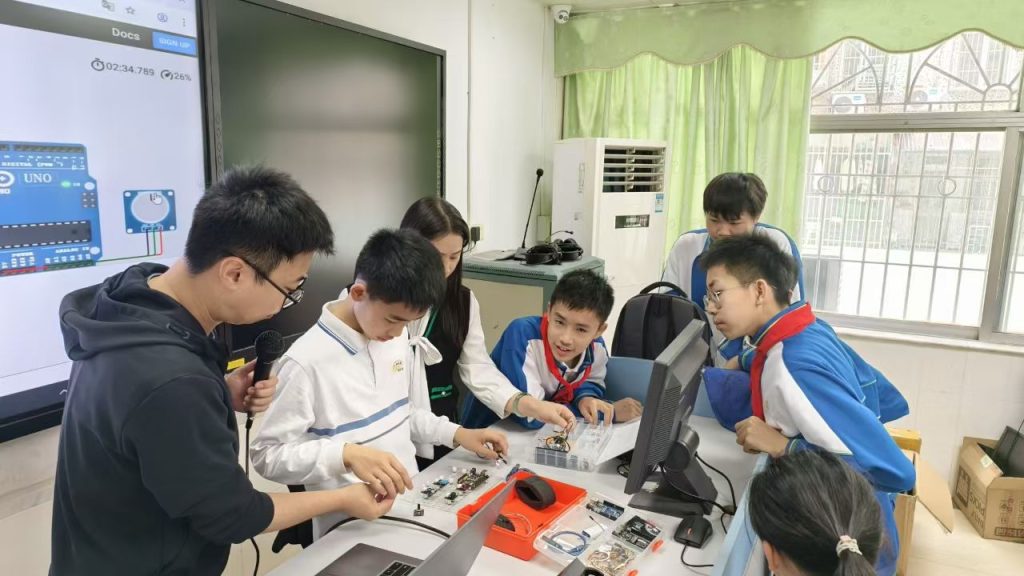 极客爸爸协力广州市西关外国语学校开展“老建筑焕发新活力”主题课程