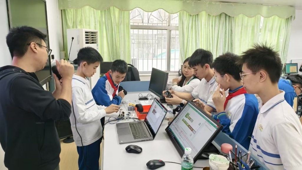 极客爸爸协力广州市西关外国语学校开展“老建筑焕发新活力”主题课程